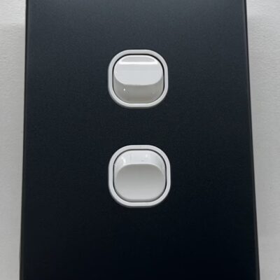 IGOTO 10A 2-Gang 2-Way Switch – Vertical (CS304V‑B)