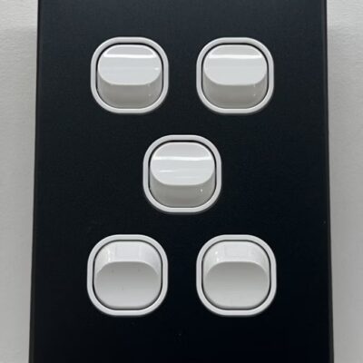 IGOTO 5-Gang Switch 10A 2-Way Vertical — Black (CS310V-B)