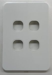 IGOTO 4-Gang Switch Plate
